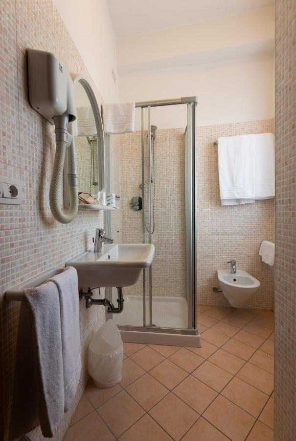 Hotel Belvedere Porto SantʼElpidio エクステリア 写真